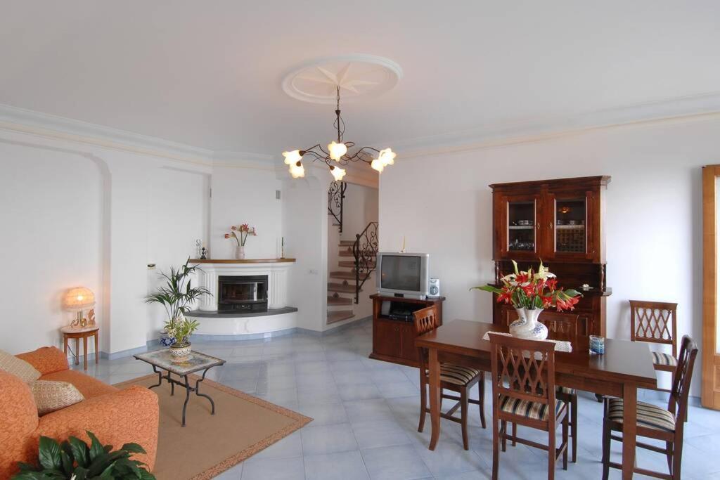 Blumavy Villa Praiano Buitenkant foto